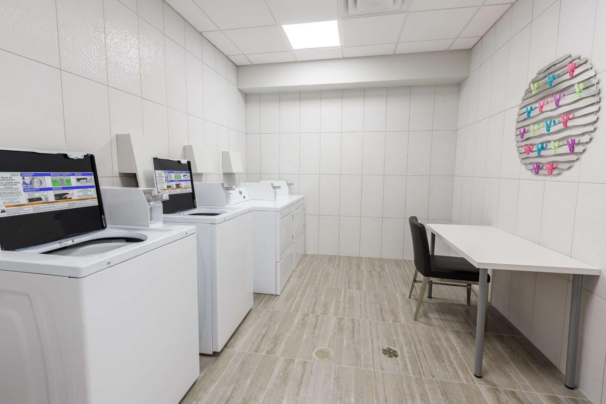 เอ็กเซกคิวทีฟ เรสซิเดนซ์ บาย เบสต์เวสเทิร์น แคลกรี ซิตี้วิว นอร์ท Hotel คาลการี ภายนอก รูปภาพ